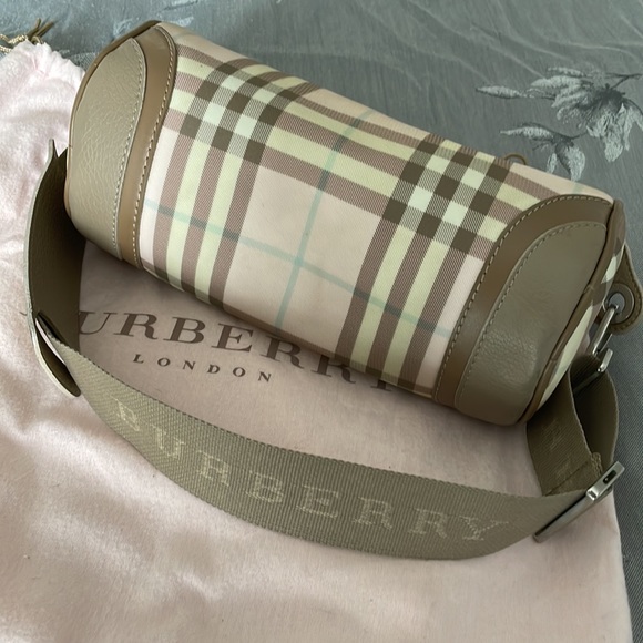 Rare Burberry Pink Nova check Lola barrel bag - Picture 6 of 10